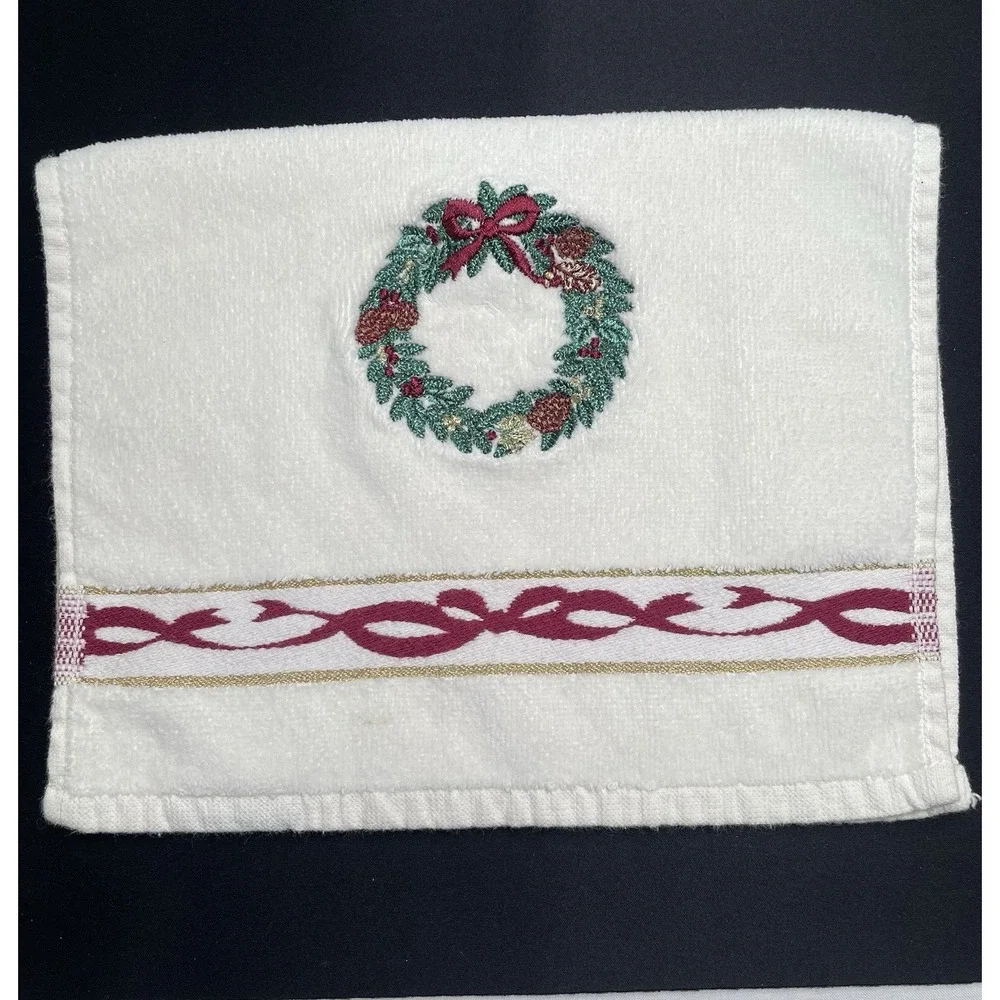 Ritz 100% Cotton Made Turkey Christmas Wreath Ivory Fingertip Hand Towel NWOT